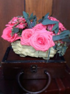 Vintage Feature – Coral Roses & Vintage Vases – Southern Vintage Table