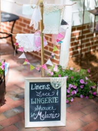 Vintage Welcoming Sign with Linen Stand