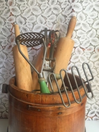 Assorted Vintage Kitchen Tools