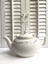 Vintage Hall Floral Garland Teapot