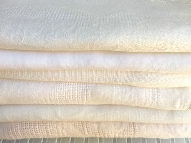 Cotton/Blend - Off-White Tablecloths (Top to Bottom)