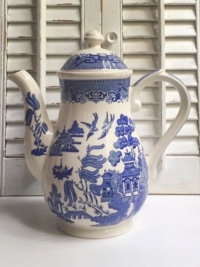 Tall Vintage Blue Willow Teapot