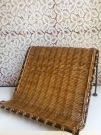 Woven Table Easel