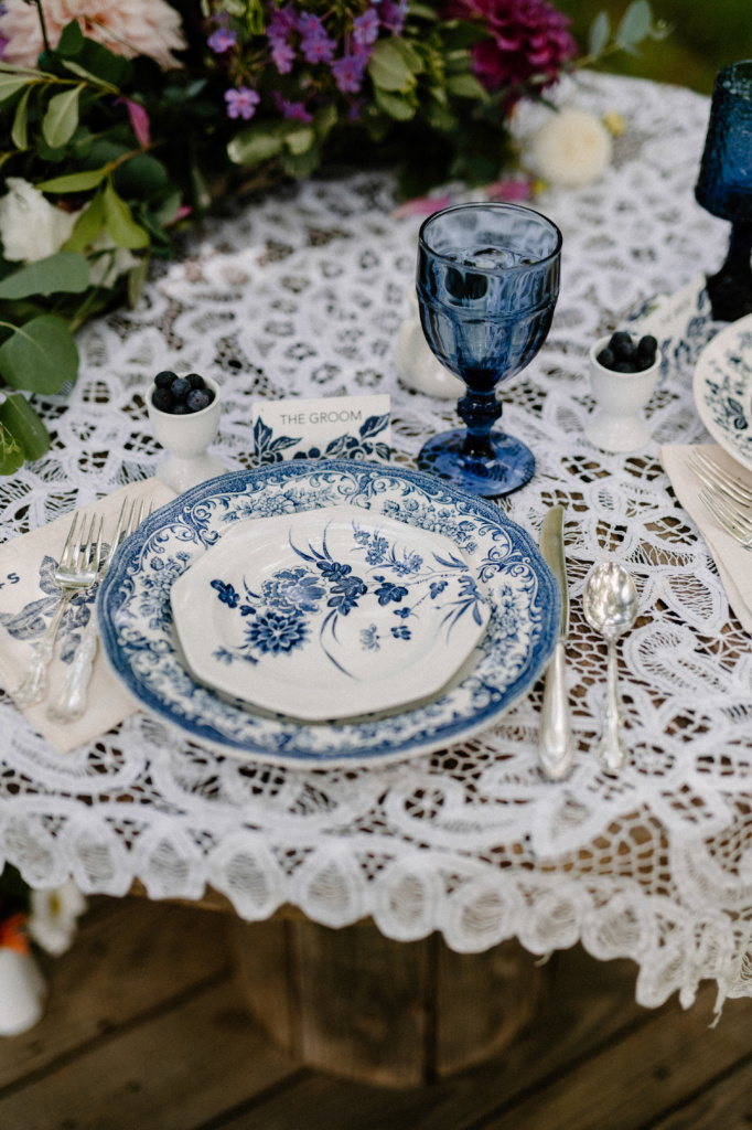 Blueberry Sweetheart Table