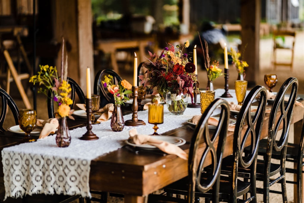 Vintage Wildflower Stoneware Table Settings