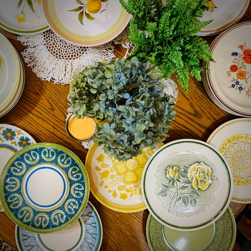 Vintage Retro Plate Patterns